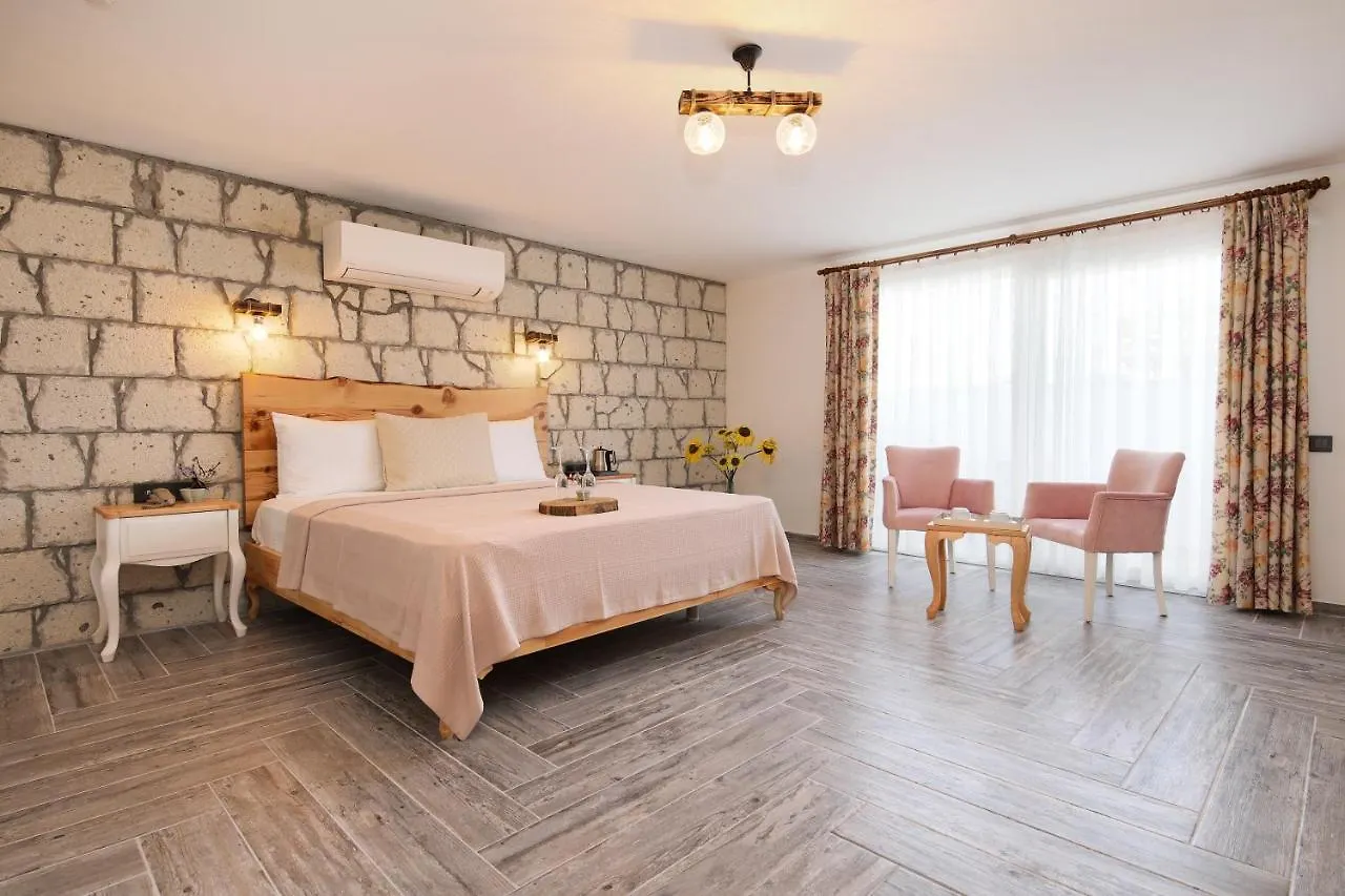 Twins Hotel Кешме