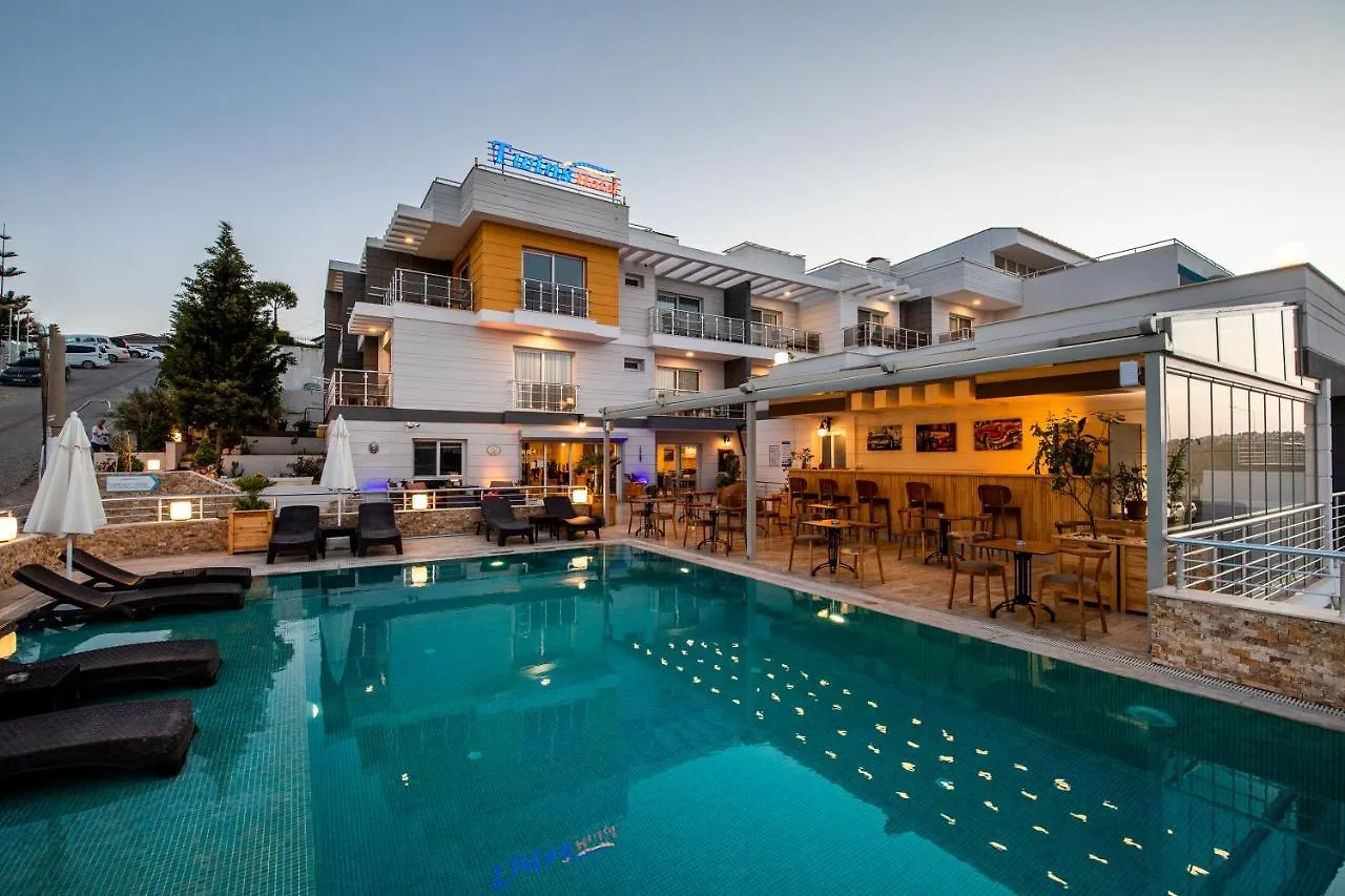 Twins Hotel Кешме