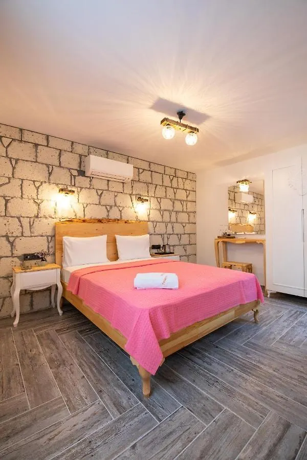 Twins Hotel Кешме